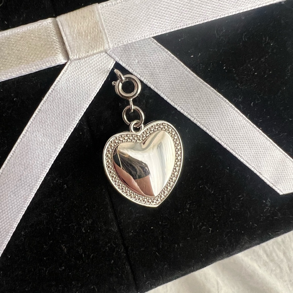 👑✅PRICE FIRM✅ Silver Heart Charm. Brand New! - Picture 3 of 10